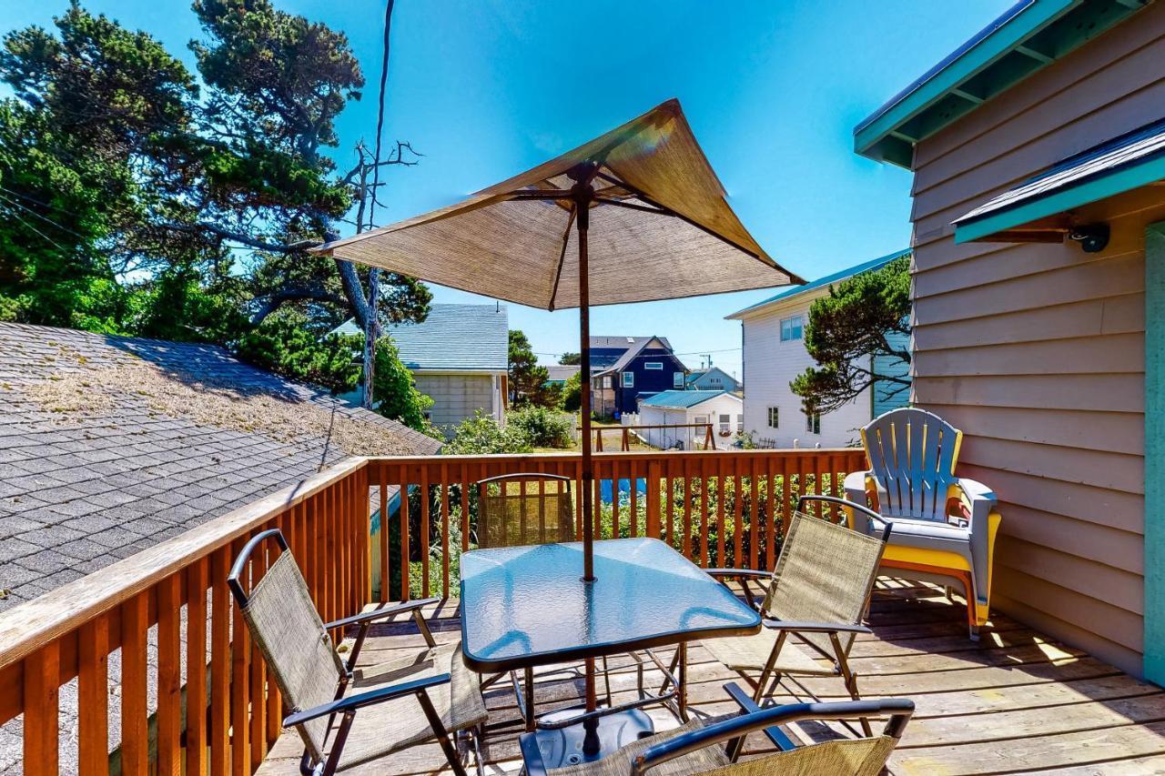 Sand And Surf Rockaway Beach Exterior photo